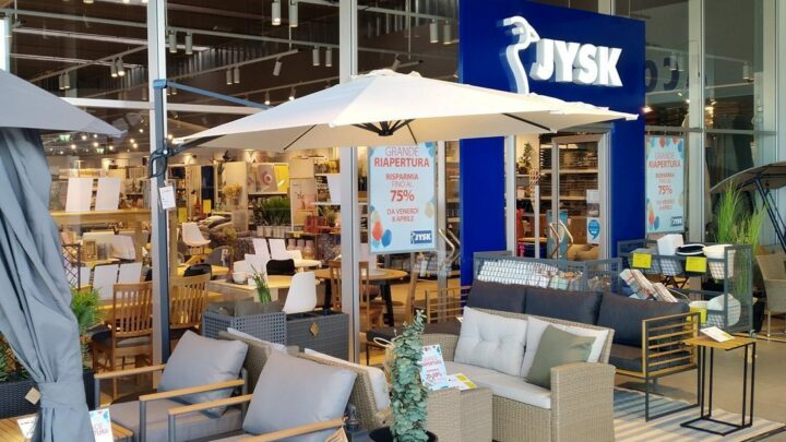 Ikea: arriva in Italia JYSK, la risposta danese al colosso del mobile svedese