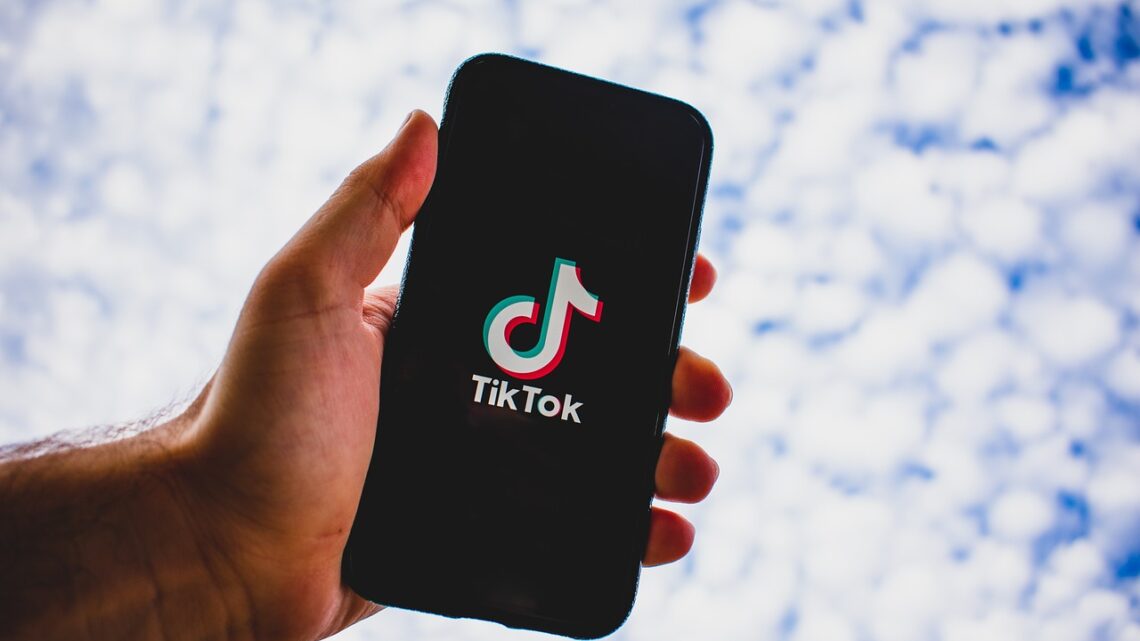 Feet Finder approda su Tik Tok: ecco come