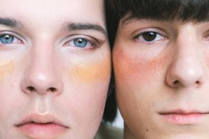 cambiare il colore degli occhi - Shoppics.com